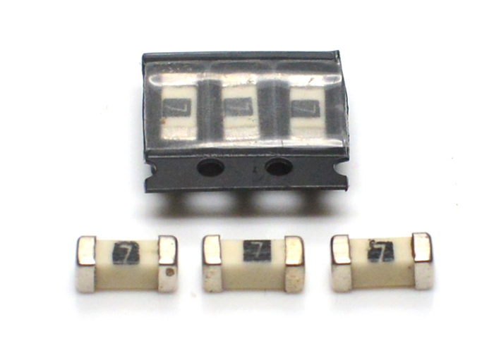 6125TD 貼片保險絲TR1/6125TD750-R TR1/6125TD7-R TR1/6125TD500-R TR1/6125TD5-R TR1/6125TD3-R TR1/6125TD4-R TR1/6125TD2-R TR1/6125TD3.5-R TR1/6125TD1-R TR1/6125TD2.5-R TR1/6125TD1.5-R